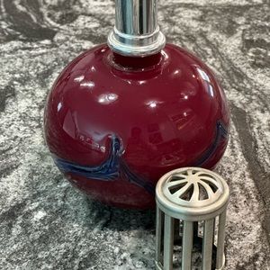 La-tee-da ceramic diffuser- beautiful colors- burgundy and blue pewter accent
